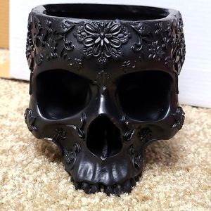 New!! Skull planter pot!